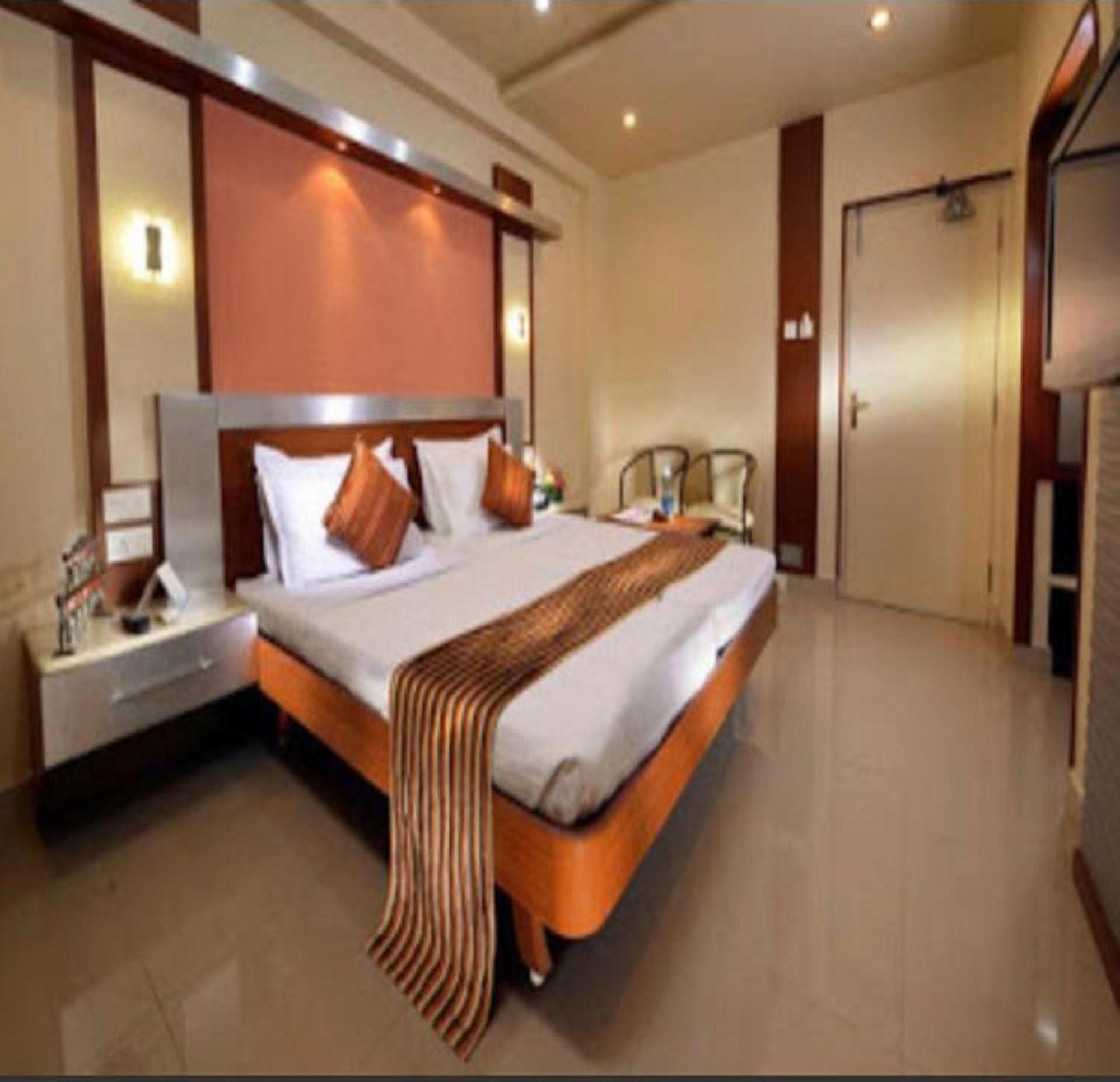 Navaratna Delight Coimbatore Esterno foto
