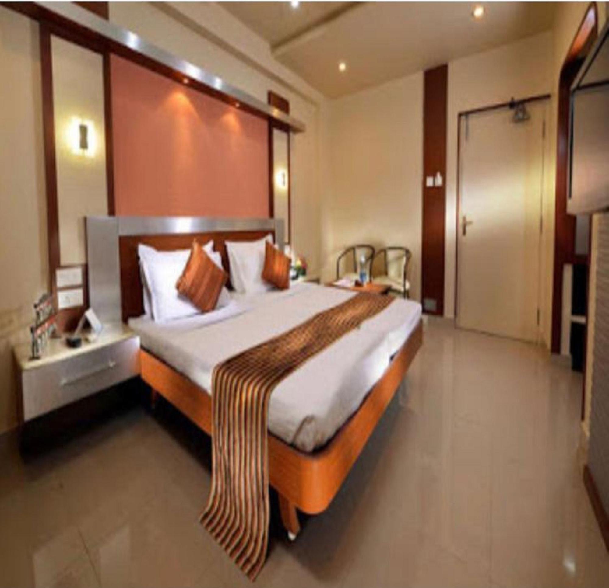 Navaratna Delight Coimbatore Esterno foto